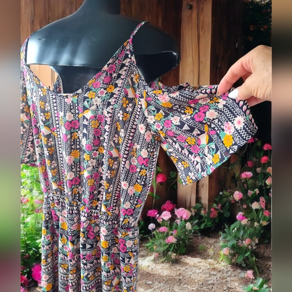 Sienna Sky Cold Shoulder V Neck Floral Romper - Picture 4 of 12